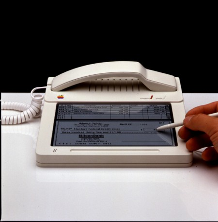 Studie "MacPhone" od designéra Hartmuta Esslinger z roku 1984, foto: Jay Mug